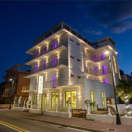 Miami Suite Hotel Bellaria-Igea Marina Exterior photo